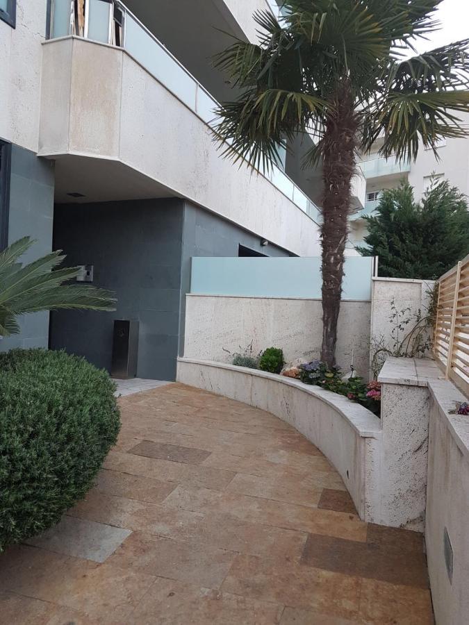 Relax Apartamento Playa Fenals โยเรตเดมาร์ ภายนอก รูปภาพ