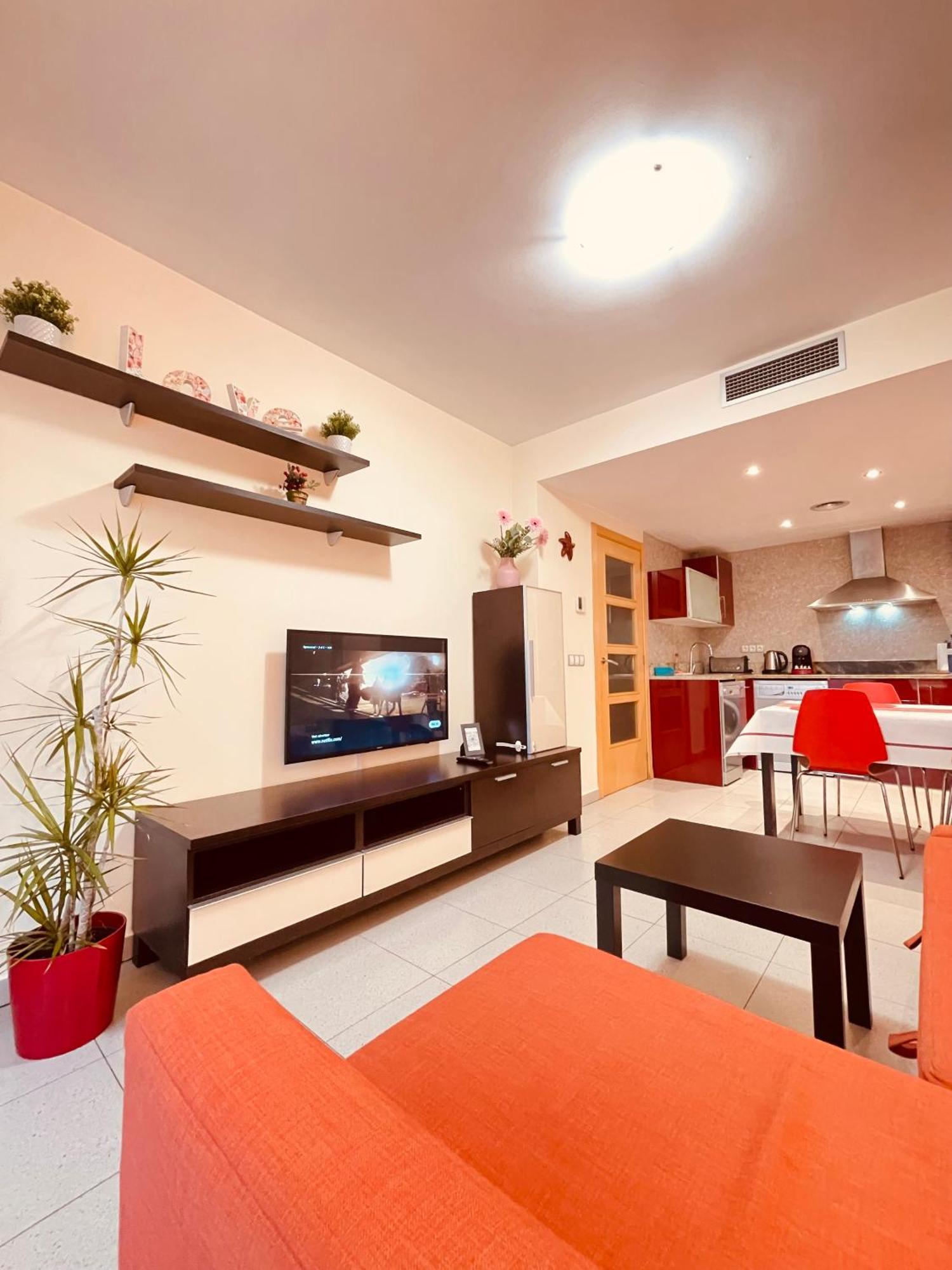 Relax Apartamento Playa Fenals Apartment โยเรตเดมาร์ ภายนอก รูปภาพ