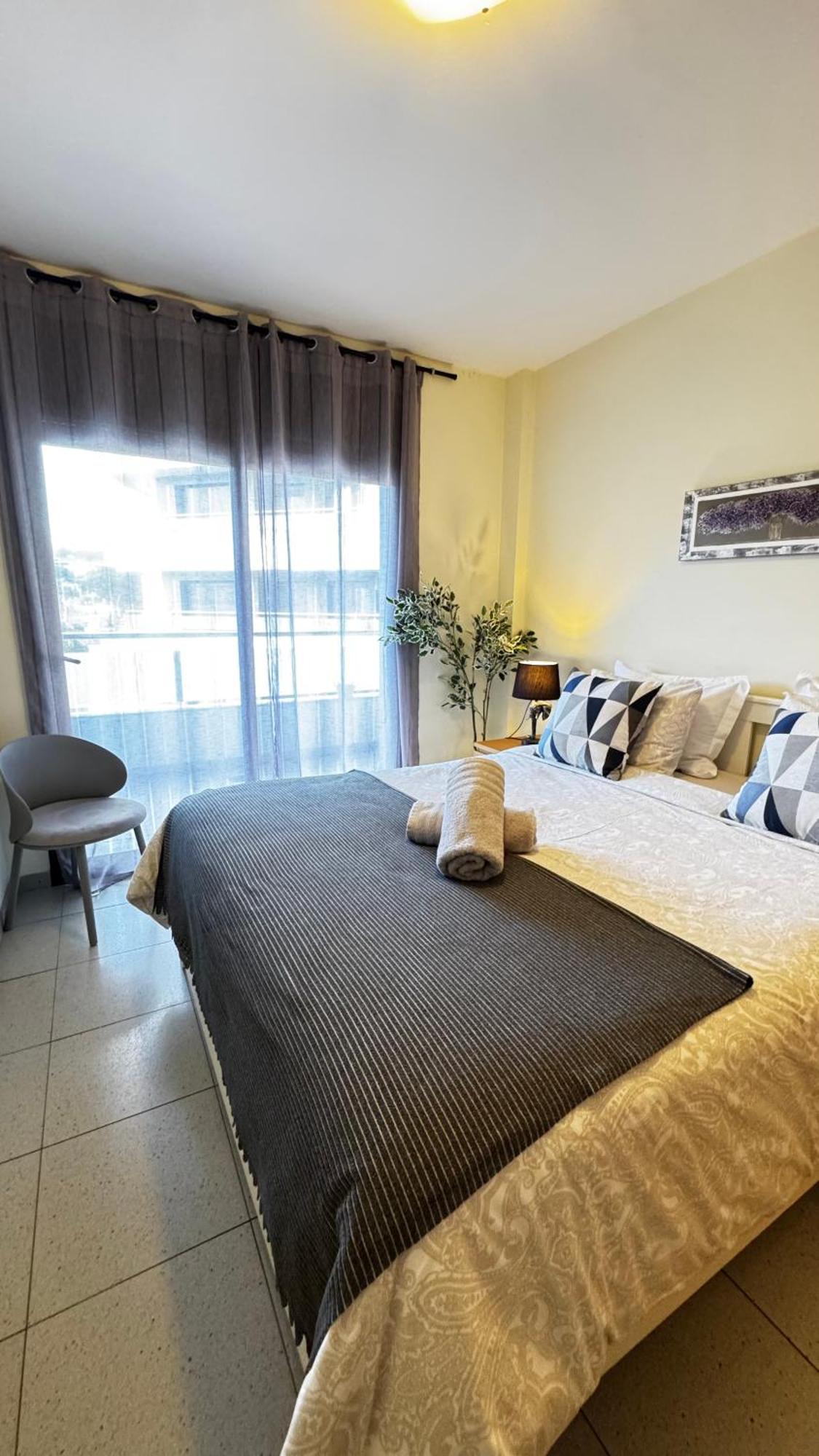 Relax Apartamento Playa Fenals Apartment โยเรตเดมาร์ ภายนอก รูปภาพ