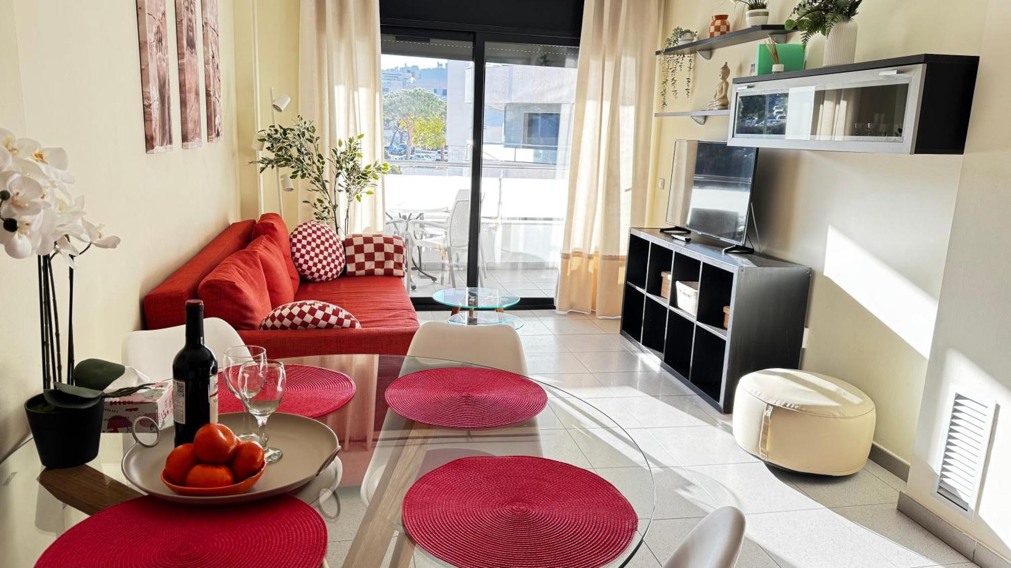 Relax Apartamento Playa Fenals Apartment โยเรตเดมาร์ ภายนอก รูปภาพ